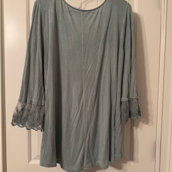 Chico's Soft Green Tunic with Lace Accents - Picture 3 of 4